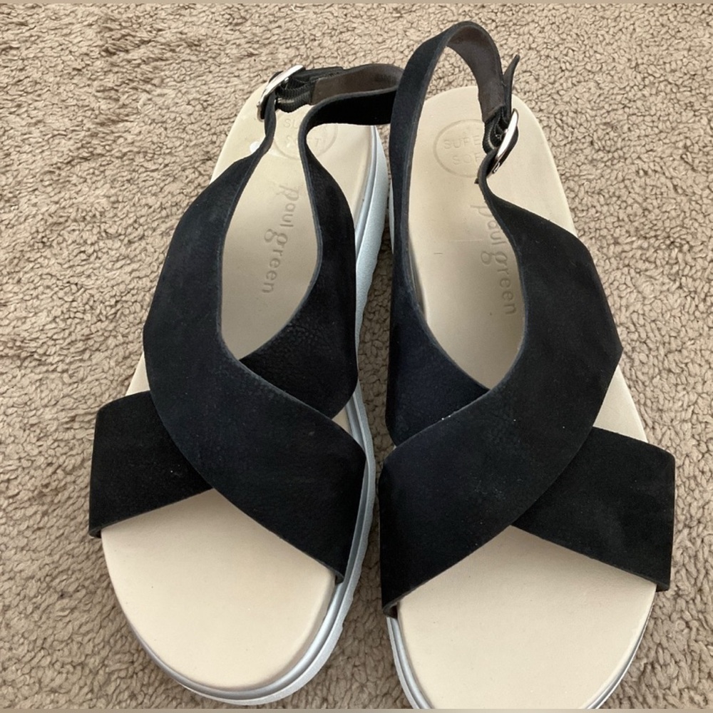 Paul Green Trixie Sandal size 7.5
Light weight soft and comfortable